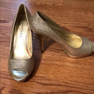 Gold glitter open toe 5 in heel, 1 in platforms.